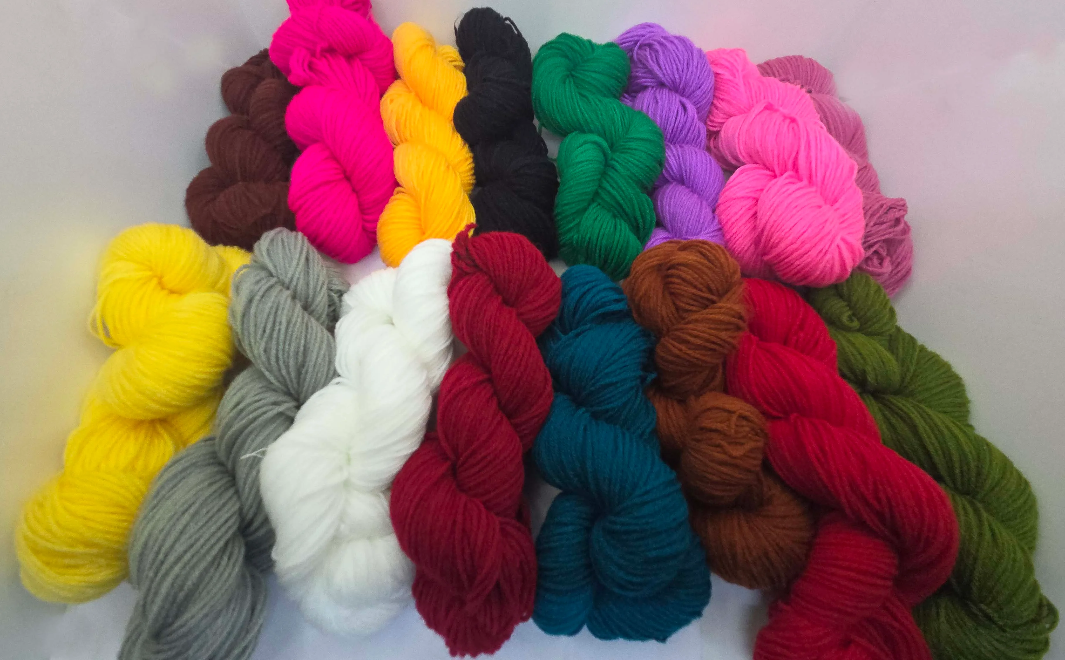 Nepali Lachi yarn : Acrylic 35gram, half lachi 4 ply yarn photo 3